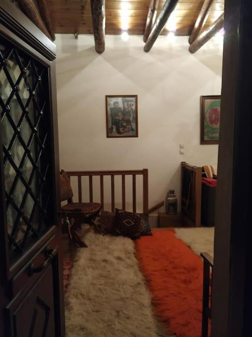 Παραδοσιακή Πέτρινη Κατοικία Στην Βλάχα Ελάτης Esterno foto